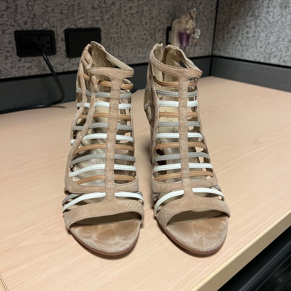Via Spiga size 9 heels